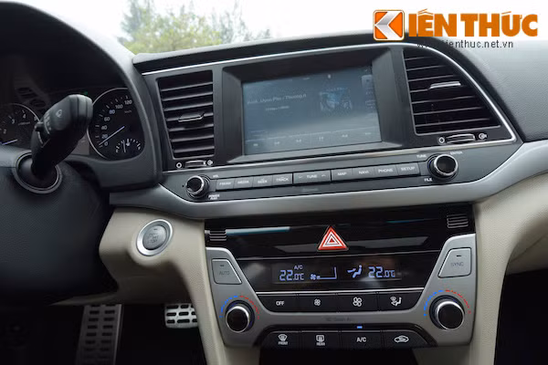 Hyundai “trinh lang” Elantra moi gia tu 615 trieu tai VN-Hinh-4