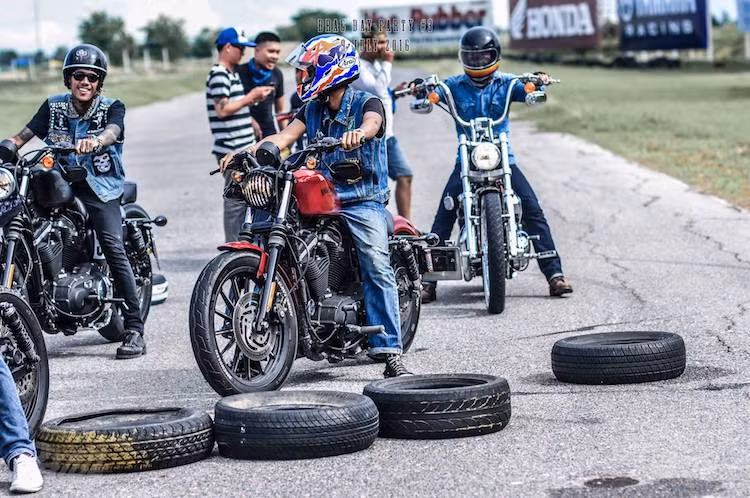 Do xuất phát điểm vốn là một lễ hội dành riêng cho xe Harley-Davidson nên không ngạc nhiên khi dù là lần thứ 3 tổ chức và đã "mở cửa" cho tất cả các dòng xe khác, những chiếc "xế nổ" của hãng xe Mỹ vẫn chiếm số lượng đông đảo nhất tại Drag Day Party #3.