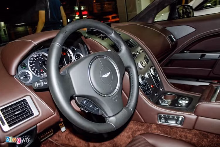 Từ quy mô 2.000 chiếc/năm ban đầu, đến tháng 6/2011, sản lượng giảm xuống 1.250 chiếc/năm và hiện nay khoảng 500 chiếc/năm. Giá xuất xưởng của mẫu xe này là 149.500 bảng Anh (4,4 tỷ đồng).