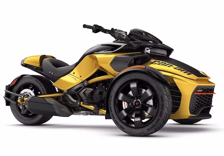 Các dòng sản phẩm còn lại của Can-Am cũng đã được hãng chú ý nâng cấp, với mỗi model đều có thêm nhiều chi tiết mới, từ các thay đổi về màu sắc tới những hệ thống hỗ trợ lái xe và nhiều tiện ích khác.