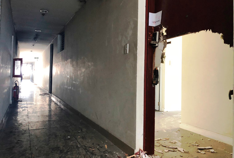 Những căn hộ cao cấp tại chung cư Carina Plaza tiêu điều sau vụ cháy...