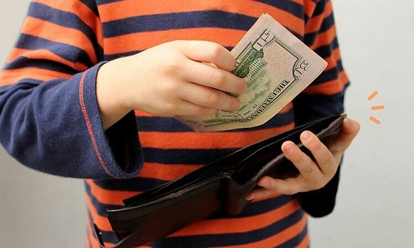 Du do cau be 12 tuoi trom tien roi “tra on” bang than xac