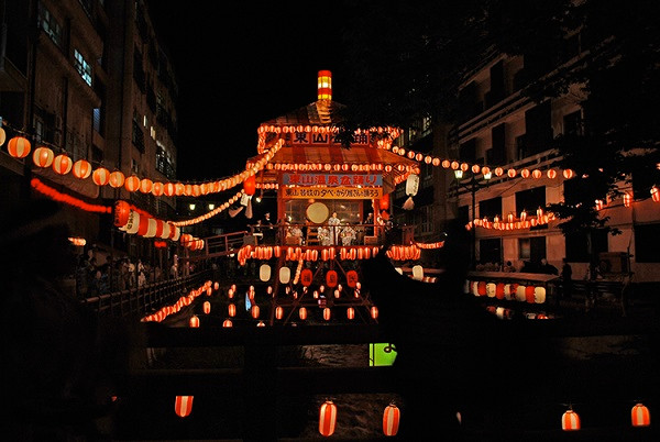 Nhung dieu doc dao trong le hoi Halloween tai cac quoc gia-Hinh-4