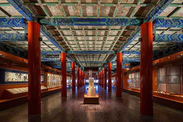 Khung cảnh bên trong khu vực Bảo tàng Cố Cung cũng khiến nhiều người "đứng hình".