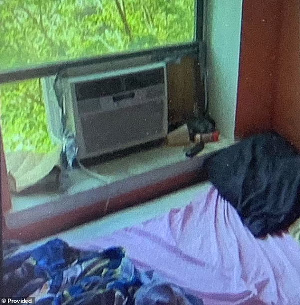 Roi qua cua so, be trai 3 tuoi tu vong trong luc choi dua-Hinh-2