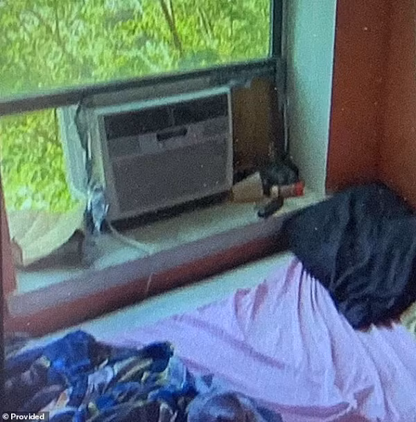 Roi qua cua so, be trai 3 tuoi tu vong trong luc choi dua-Hinh-2