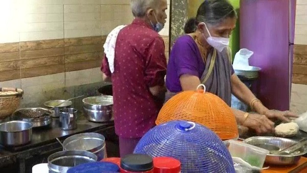 Cap vo chong di vong quanh the gioi bang cach khong ai ngo toi-Hinh-2