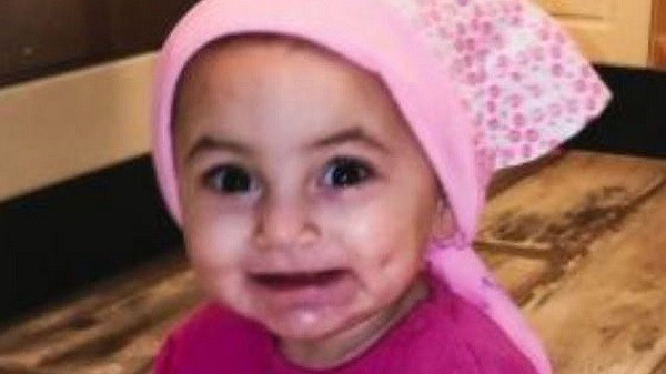 Bo me den trung tam bao tro tre em bat coc con gai