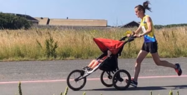 Ky luc me bim sua: Day xe noi toc do cao chay duong dai