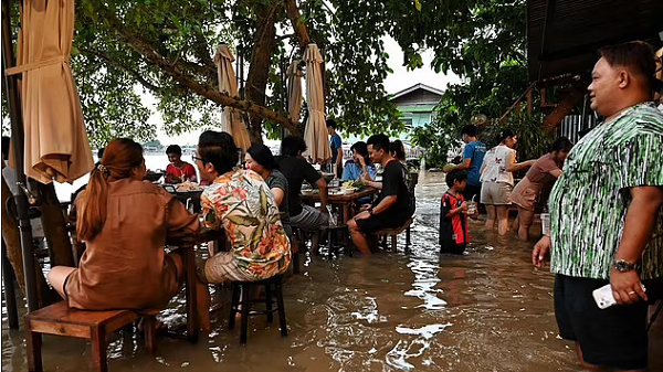 Thai Lan: Nha hang ngap nuoc, khach xan quan dung an!-Hinh-3