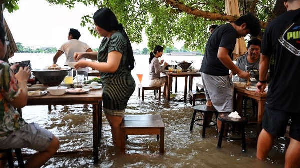 Thai Lan: Nha hang ngap nuoc, khach xan quan dung an!