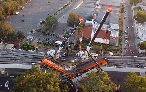 Tai nạn nghiêm trong xảy ra tại Mexico vào ngày 4/5/2021 khi một đường sắt trên cao bị sập.