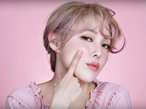  Axit Ferulic: Axit ferulic tại chỗ có thể bảo vệ chống lại tác hại của ánh nắng mặt trời. Nó hiệu quả nhất khi được sử dụng cùng với vitamin C và E tại chỗ