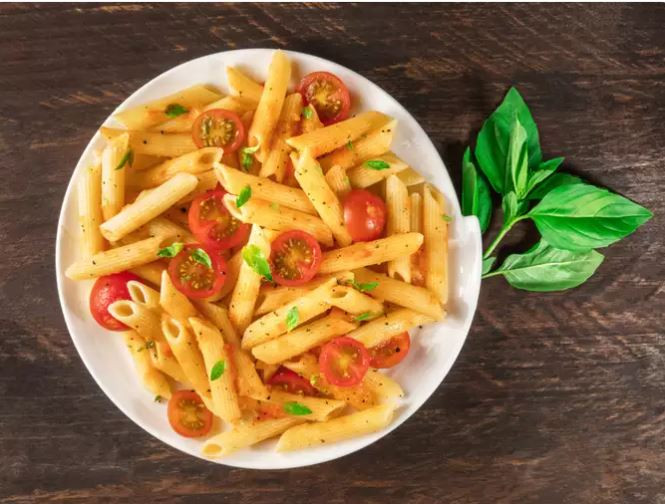 Trong khi đó, các nghiên cứu phát hiện ra rằng những người tiêu thụ thực phẩm giàu chất béo và đường tinh luyện có trí nhớ kém hơn. Ảnh: indiatimes.