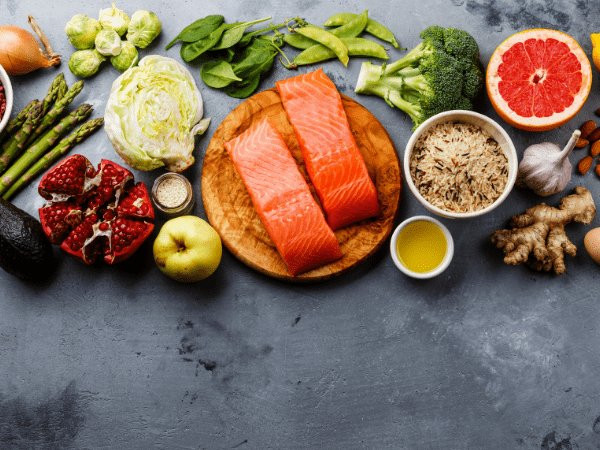 Một chế độ ăn kiêng khác rất có hiệu quả trong việc giảm cholesterol đó là chế độ ăn Dean Ornish.