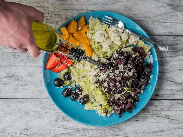 Ngoài ra, chế độ ăn kiêng Weight Watchers cũng là chế độ ăn kiêng tuyệt vời cho những ai muốn hạ nồng độ cholesterol và kiểm soát cân nặng của bản thân.