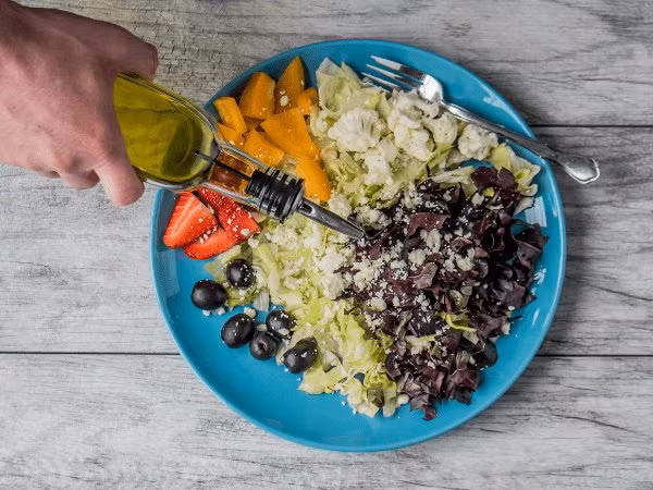 Ngoài ra, chế độ ăn kiêng Weight Watchers cũng là chế độ ăn kiêng tuyệt vời cho những ai muốn hạ nồng độ cholesterol và kiểm soát cân nặng của bản thân.