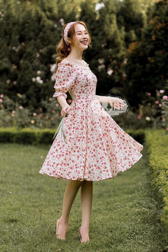 Rõ ràng những chiếc váy liền họa tiết hoa vẫn luôn được yêu thích vì chúng rất linh hoạt và phù hợp với nhiều lứa tuổi. Ảnh: wordpress.