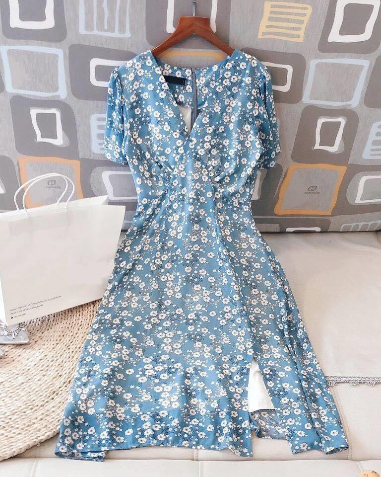 Váy họa tiết hoa có thể hợp với bất kỳ phong cách nào dù là sang trọng, lịch sự, hoang dã hay kiêu sa, quý phái. Ảnh: blogspot.