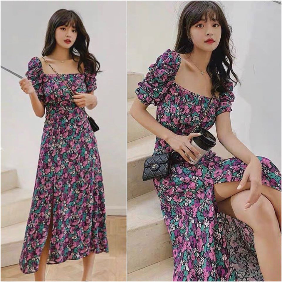 Chiếc váy xòe họa tiết hoa mềm mại cùng chất liệu vải thoáng mát tạo cho nàng một cảm giác thoải mái ngày dạo phố mùa hè năm nay. Ảnh: facebook.