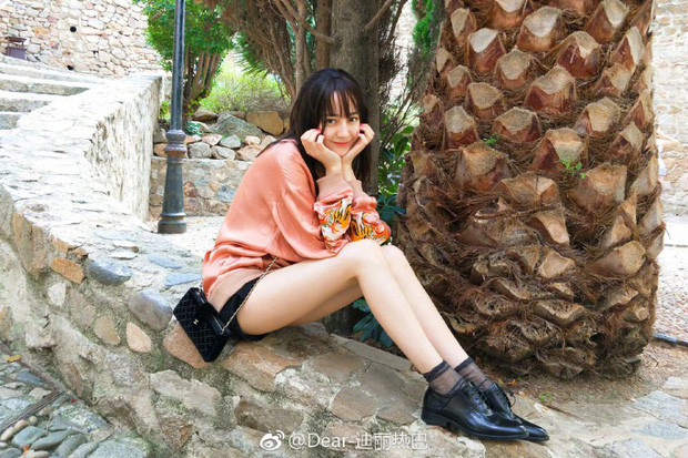 Ngoài ra trong chế độ ăn uống, người đẹp sẽ lựa chọn các thực phẩm tránh giữ nước, có thể khiến cơ thể trông nặng nề.