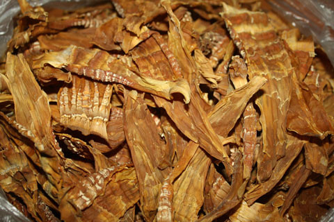 Măng khô ngậm hóa chất. Măng khô là một trong những thực phẩm truyền thống không thể thiếu trong mâm cơm của gia đình người Việt mỗi khi xuân về, tết đến. Cũng giống như nhiều loại thực phẩm khác, măng khô ẩn chứa nhiều rủi ro cho sức khỏe nếu không đảm bảo an toàn và độ 'sạch'.