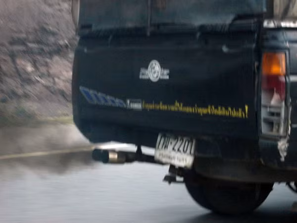 Ô nhiễm không khi như ozone và nitrogen dioxide có thể gây ra hàng loạt vấn đề sức khỏe. Một trong số những vấn đề đó là viêm đường hô hấp và ung thư.