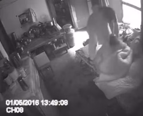 Con dau hanh hung me chong o An Do gay phan no