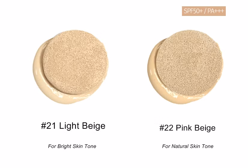 Lớp phủ nước của phấn giúp da có cảm giác mướt, không bị khô da, đồng thời sử dụng phù hợp cho cả da dầu hay da bình thường.