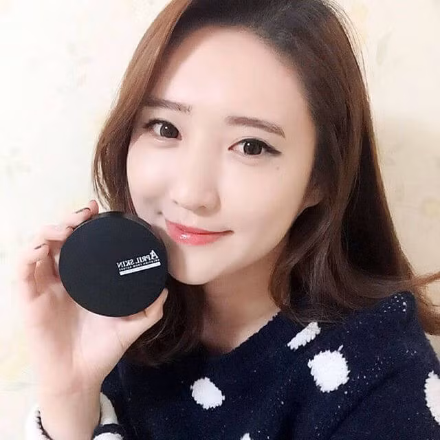 Với những đặc điểm đó mà phấn nước có tên April Skin Magic Snow Cushion được xem là phấn ma thuật thực sự khiến chị em phát cuồng.