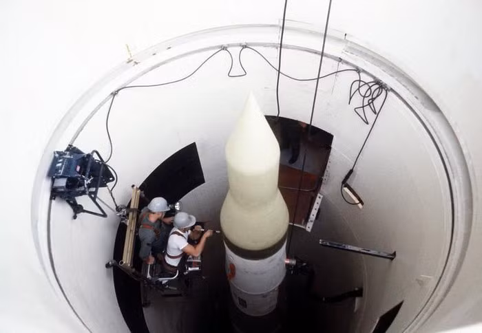 Tên lửa Minuteman III của Mỹ được đánh giá là khắc tinh của các hệ thống đánh chặn bao gồm cả hệ thống đánh chặn đang trực chiến mới nhất S-400 và cả S-500 sau này của Nga.