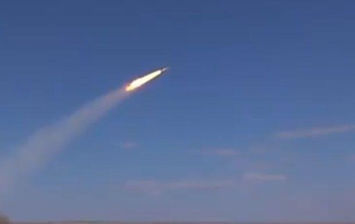 Việc phát triển các hệ thống phòng không ở Ukraine là tuyệt mật, rất có thể dưới bức màn bí mật, những người bạn Belarus sẽ giúp họ có được hệ thống phòng không di động.