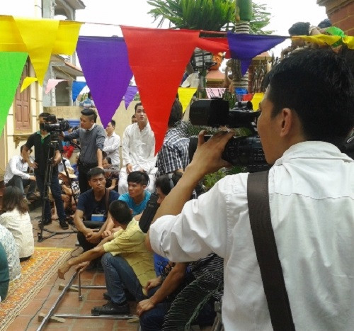 Hamomax phat hanh dia hai Tet “Khoc hay cuoi” 2015-Hinh-2