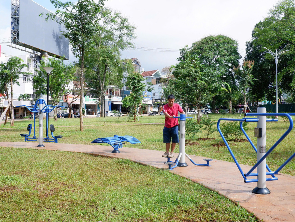 Đắk Lắk: Khánh thành công trình máy tập thể dục ngoài trời - Hình 4 Dak Lak: Khanh thanh cong trinh may tap the duc ngoai troi-Hinh-4