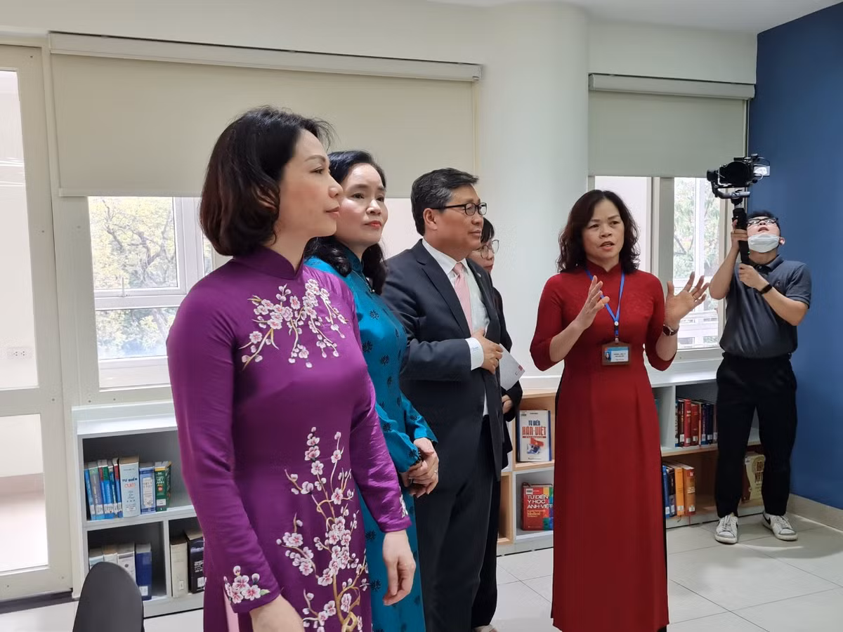 Khanh thanh Du an tai tao thu vien cong cong tai Thu vien Ha Noi-Hinh-4