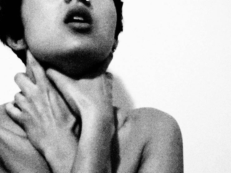 10. Khó nuốt thức ăn Nếu bạn đang phải “vật lộn” để nuốt thức ăn hoặc đang gặp vấn đề khó tiêu, đây có thể là dấu hiệu của ung thư dạ dày, thực quản hoặc cổ họng. Những loại triệu chứng này có thể không liên quan đến ung thư nhưng vẫn tốt hơn nếu bạn đi khám để kiểm tra chắc chắn.