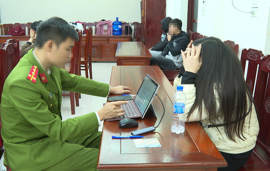 Khởi tố 19 đối tượng môi giới, chứa mại dâm ở Thanh Hóa Khoi to 19 doi tuong moi gioi, chua mai dam o Thanh Hoa