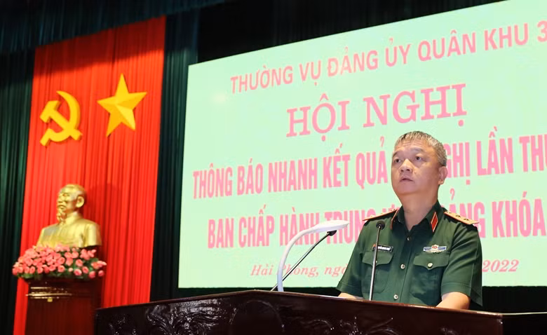 Ngày 30/1/2021, tại Đại hội đại biểu toàn quốc lần thứ XIII của Đảng, Trung tướng Nguyễn Quang Ngọc được bầu là Ủy viên Trung ương Đảng khóa XIII, nhiệm kỳ 2021-2026. 