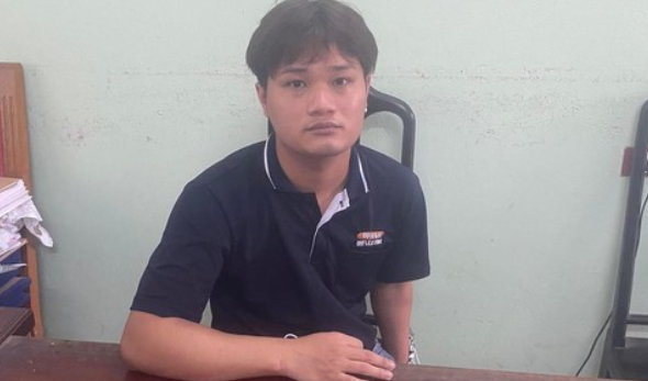 Vinh Phuc: 9X dung dao uy hiep nu chu quan dien thoai cuop tien