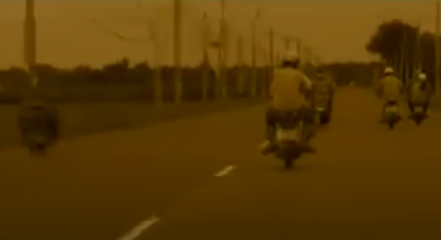 Sau khi thỏa mãn thú tính, Hiếu lấy hai chiếc nhẫn (loại 18 kara, trọng lượng 1 chỉ) và điện thoại di động của nạn nhân rồi bỏ đi.