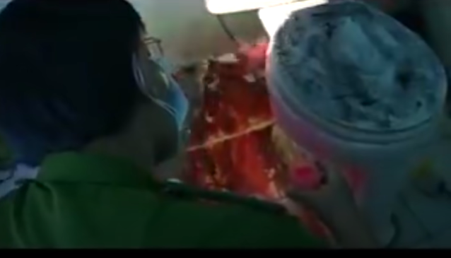 Nạn nhân là chị Nguyễn Thị Lanh (29 tuổi, quê Vĩnh Long) tiếp viên quán - bị cướp tài sản, sát hại và hãm hiếp trong nhà vệ sinh.