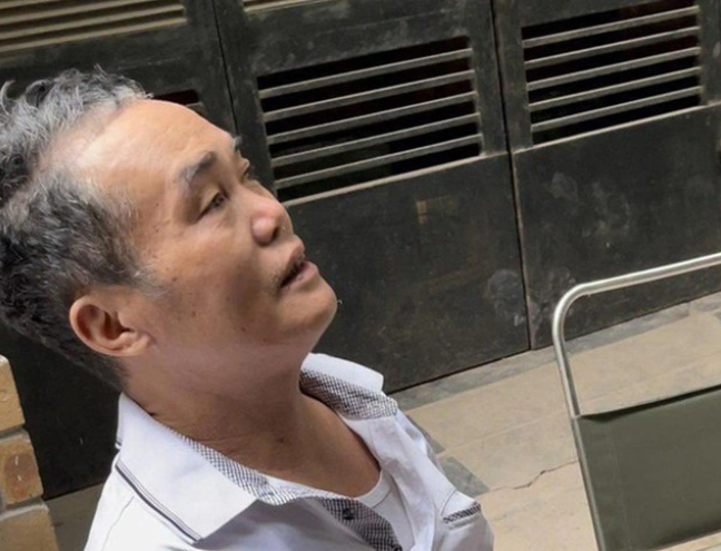  Lấy dây dù siết cổ vợ, dựng hiện trường giả rồi đi uống bia: Chu Đăng Sáu (SN 1959, trú quận Ba Đình, Hà Nội) lấy dây dù siết cổ người vợ tử vong, sau đó dựng hiện trường giả để đánh lạc hướng rồi đi uống bia. Ngày 11/4, Công an quận Ba Đình cho biết đã khởi tố, bắt tạm giam Sáu để điều tra về tội Giết người. 