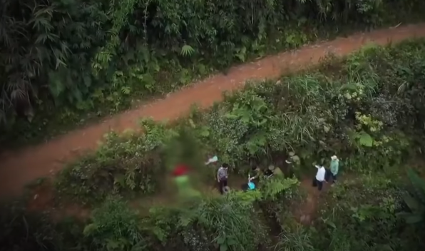 Nạn nhận chết trong tư thế vô cùng thương tâm, không mặc quần áo, cổ bị thít bằng một chiếc áo khoác, tay của nạn nhân bị trói bẻ ra phía sau bằng quần tất. Kết quả khám nghiệm hiện trường, khám nghiệm tử thi xác định đây vụ án mạng đặc biệt nghiêm trọng. Sau khi xâm hại thân thể nạn nhân, đối tượng đã ra tay tước đoạt tính mạng của bị hại.