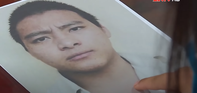 Khi đã khoanh vùng được các đối tượng trong đường dây của Thò Mí Chính, cơ quan điều tra đã bí mật cho các bị hại nhận diện đối tượng và kết quả nhiều bị hại đã khẳng định Thò Mí Chính đúng là một trong những đối tượng bán mình sang Trung Quốc. 