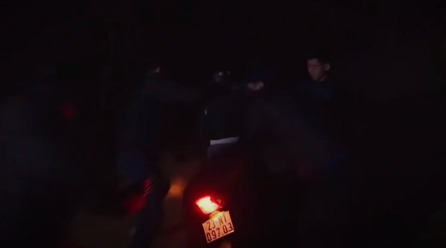 Ban chuyên án đã cùng với Công an huyện Đồng Văn bố chí nhiều mũi tấn công vây giáp. Khi phát hiện thấy lực lượng Công an, Sính đột ngột quay xe để tìm cách trốn thoát nhưng ngay lập tức hắn đã bị lực lượng Công an bắt giữ. 