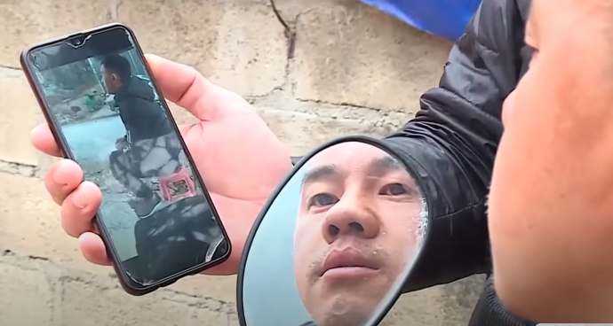 Ban chuyên án đã đưa ra nhận định khả năng nhà của một trong các đối tượng ngay ở khu vực đó. Bởi vậy, song song phối hợp với các đồn biên phòng, tiến hành rà soát cơ quan điều tra cũng phát động phong trào tố giác tội phạm tại tất cả các xã vùng biên giới. Đặc biệt các xã lân cận khu vực biên giới mốc 456 để truy tìm đối tượng có dấu hiệu khả nghi. 