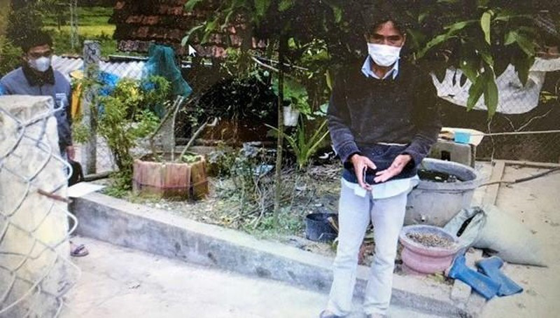  Dùng kéo đâm em ruột tử vong: Trần Đình Nhựt (45 tuổi, ngụ huyện Quế Sơn, tỉnh Quảng Nam) đã xảy ra mâu thuẫn về chuyện gia đình với em trai là anh Trần Đình Th., trú cùng địa phương. Trong lúc cãi vã, Nhựt đã lấy cây kéo đâm em ruột tử vong. Ngày 17/4, Công an tỉnh Quảng Nam cho biết đã khởi tố bị can Nhựt về hành vi giết người.