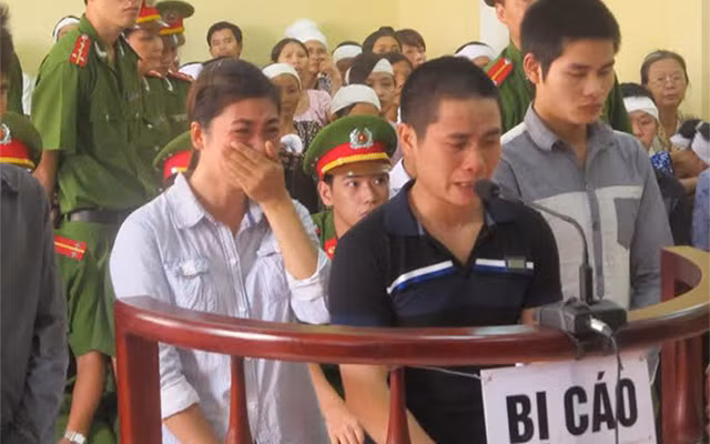 Trước những tội ác của Nguyễn Văn Hải, ngày 27/10/2014, tại Thanh Hóa, TAND cấp cao tại Hà Nội vẫn giữ y án sơ thẩm “Tử hình” đối với Nguyễn Văn Hải; 18 tháng tù giam đối với Nguyễn Xuân Hà (SN 1994) và 12 tháng tù đối với Nguyễn Thị Hiền (SN 1987) và Nguyễn Tài Hoàng (SN 1991, cùng trú tại xã Đông Thịnh, huyện Đông Sơn) về tội “Che giấu tội phạm”.