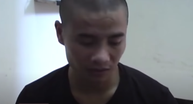 Khoảng 3h30 phút ngày 1/6/2014, Hải đi xuống bếp lấy 1 con dao giấu vào trong người rồi đi bộ sang nhà em trai (cùng mẹ khác cha) là Nguyễn Xuân Hà nhờ chở đi lấy xe máy. Khi Hà chở Hải đến bãi đất trống bên cạnh nhà ông Thưởng, Hải gọi điện cho ông Thưởng mở cửa rồi bảo Hà đi về.