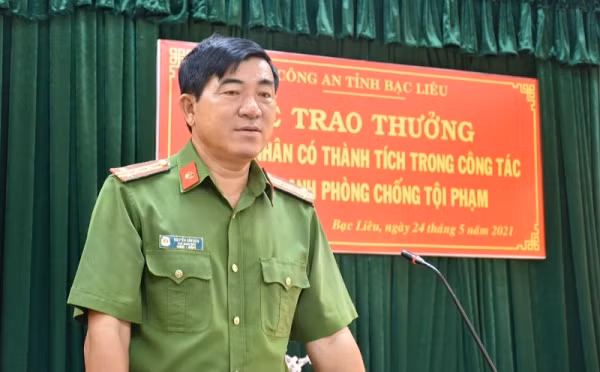 Trong suốt quá trình công tác, đại tá Nguyễn Văn Hận luôn thể hiện tinh thần gương mẫu, trách nhiệm cao với công việc, có năng lực lãnh đạo, tập hợp quần chúng, quyết liệt trong chỉ đạo, điều hành công việc; luôn hoàn thành tốt mọi nhiệm vụ được giao và được tập thể tín nhiệm.